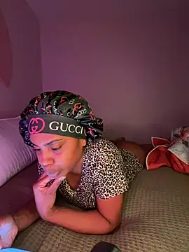 oshun6360 online show from April 18, 1:19 am