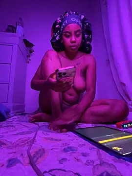 Snapshot of oshun6360 chatting on June 11, 2:33 am oshun6360 online show from June 11, 2:33 am