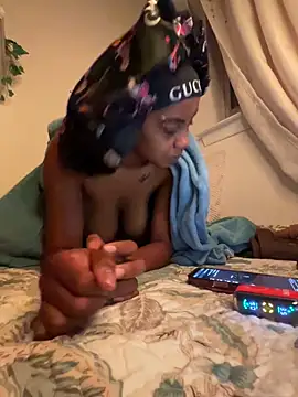 Snapshot of oshun6360 chatting on June 10, 3:52 am oshun6360 online show from June 10, 3:52 am