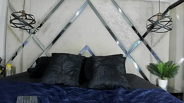 Andyy07  online show from January 13, 8:57 pm