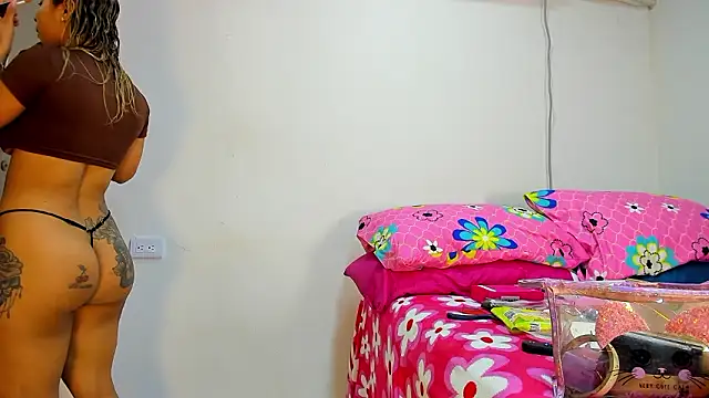 vennuss19 online show from February 19, 8:39 pm