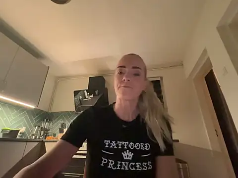 missconly online show from March 4, 12:40 am