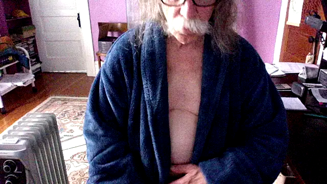 Snapshot of LickYourYoni chatting on April 19, 3:02 pm LickYourYoni online show from April 19, 3:02 pm
