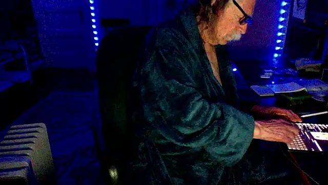 LickYourYoni online show from April 8, 12:06 pm