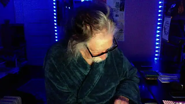 LickYourYoni online show from March 27, 9:43 am