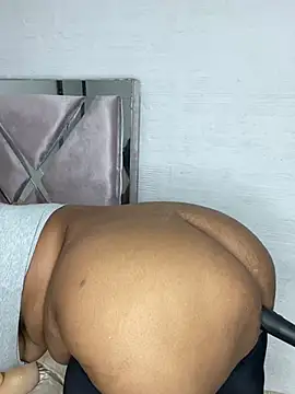 NataliaMillers online show from February 6, 7:59 am