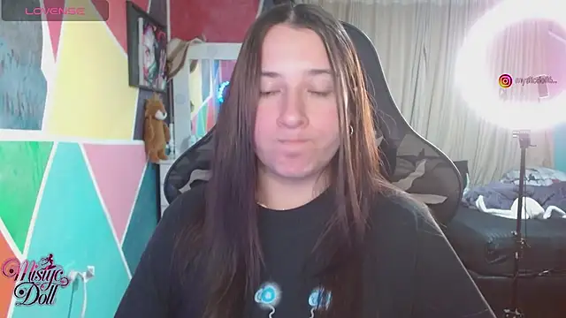 Mysticdooll69 online show from May 17, 9:26 pm