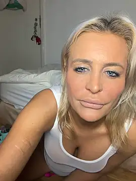 AliceDx online show from February 12, 9:58 pm