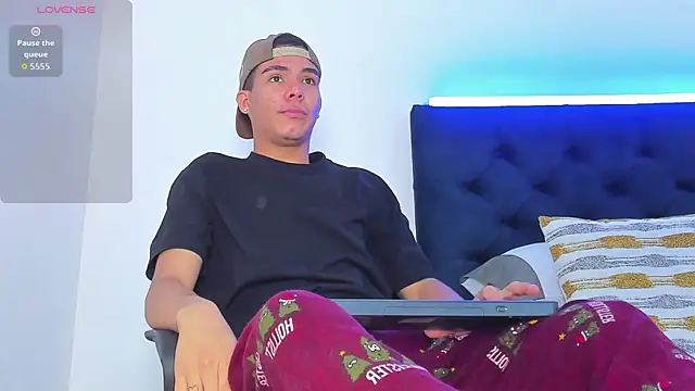 Marcus Moreno online show from January 9, 7:43 pm