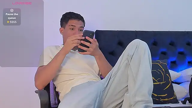 Marcus Moreno online show from February 14, 7:47 pm