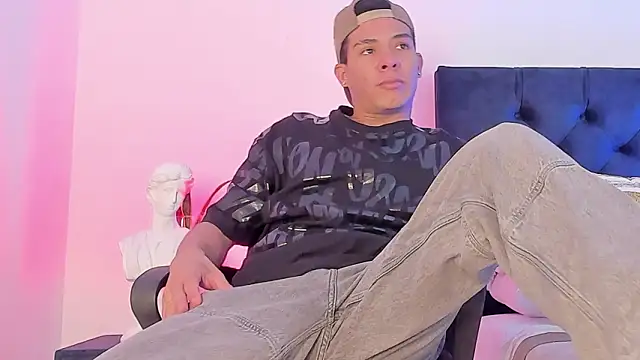 Marcus Moreno online show from February 20, 8:44 pm