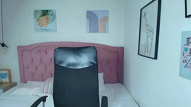 azul veraa online show from January 13, 12:20 pm