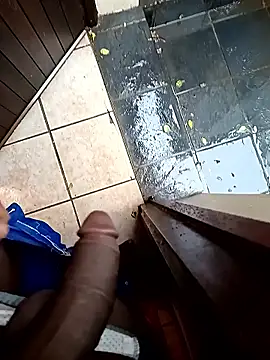 Snapshot of Dickxro chatting on January 9, 12:56 pm Dickxro online show from January 9, 12:56 pm