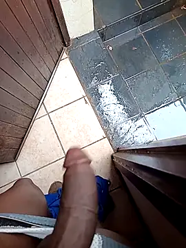 Snapshot of Dickxro chatting on February 13, 7:41 am Dickxro online show from February 13, 7:41 am