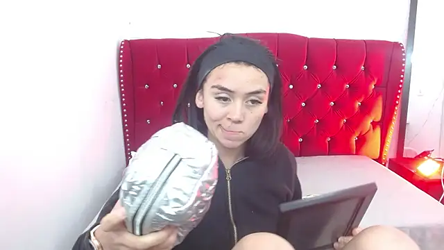 Snapshot of sofiaspring chatting on June 20, 2:11 pm sofiaspring online show from June 20, 2:11 pm