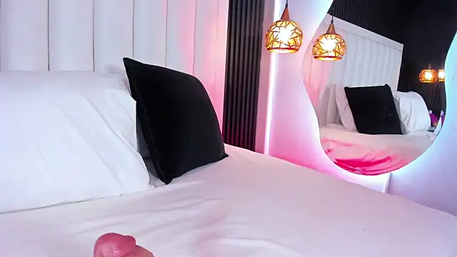 FireDollx online show from March 3, 4:30 am