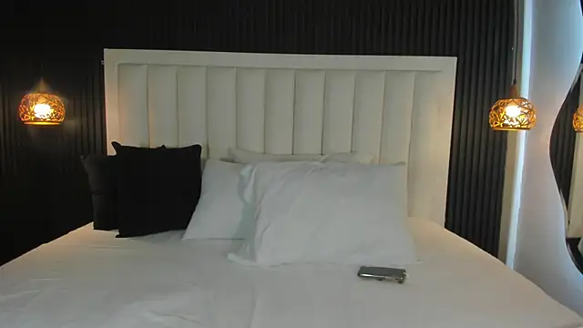 PandoraMiller online show from March 16, 5:05 pm