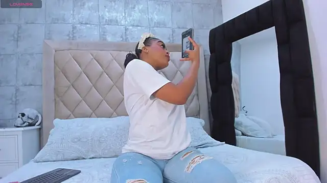 LilyPrice online show from January 9, 9:00 pm