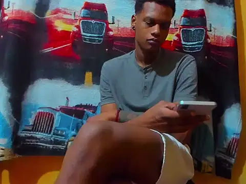 aunstin mohamme online show from February 11, 5:29 am