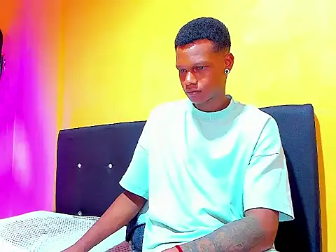 aunstin mohamme online show from January 7, 8:03 pm