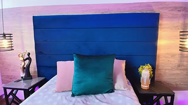 Ellie-Alves online show from March 31, 1:57 pm