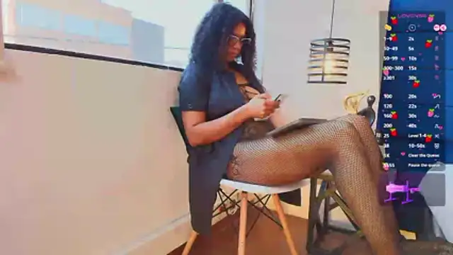 Ellie-Alves online show from March 11, 2:33 pm