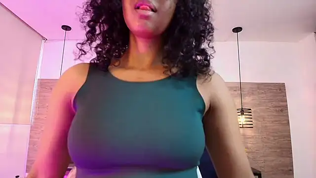 Ellie-Alves online show from June 25, 5:18 pm