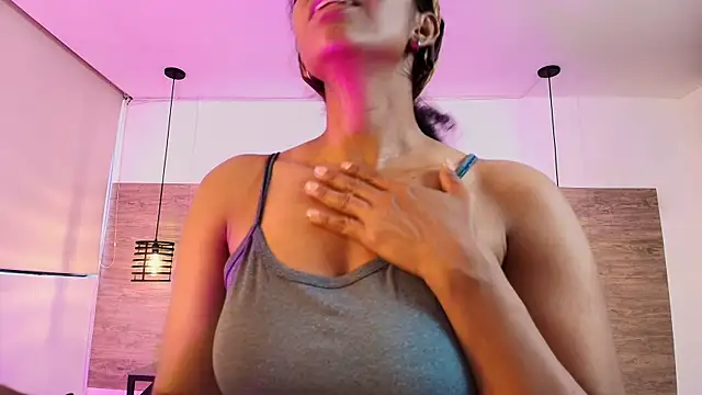 Ellie-Alves online show from June 10, 4:41 pm