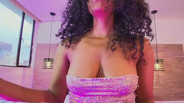 Ellie-Alves online show from April 6, 3:13 pm