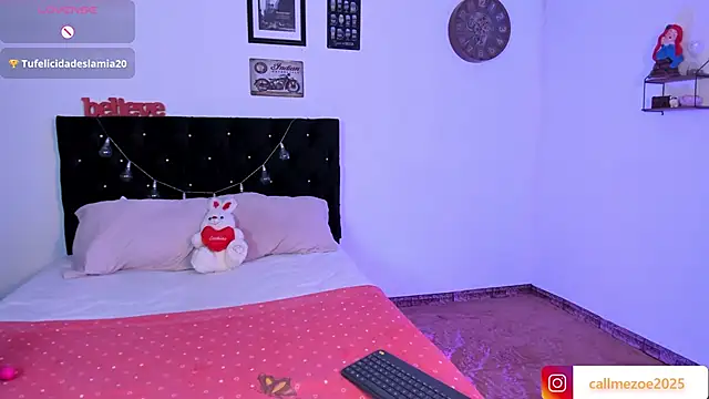 zoe siren online show from January 18, 11:41 pm