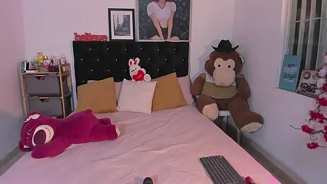 zoe siren online show from June 26, 7:47 am