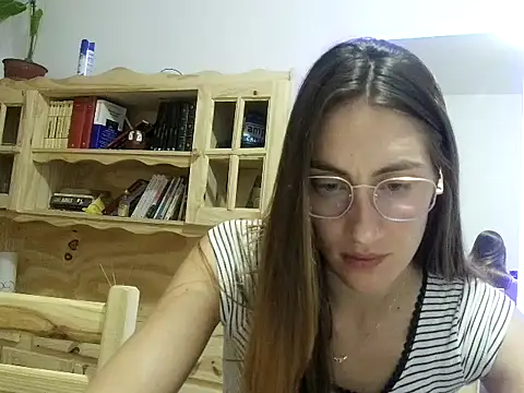 Snapshot of Noracherry chatting on February 28, 2:33 am Noracherry online show from February 28, 2:33 am