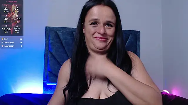 Snapshot of AliciaReby chatting on June 11, 2:53 am AliciaReby online show from June 11, 2:53 am