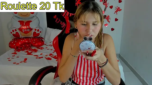 Snapshot of Bella_Blanca chatting on February 15, 12:15 pm Bella Blanca online show from February 15, 12:15 pm