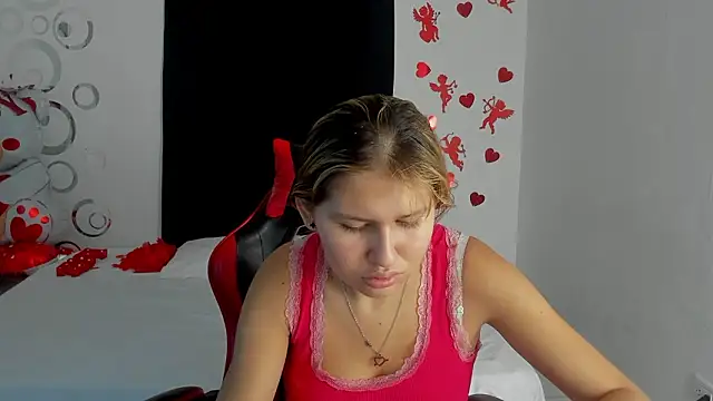 Snapshot of Bella_Blanca chatting on February 20, 12:07 pm Bella Blanca online show from February 20, 12:07 pm