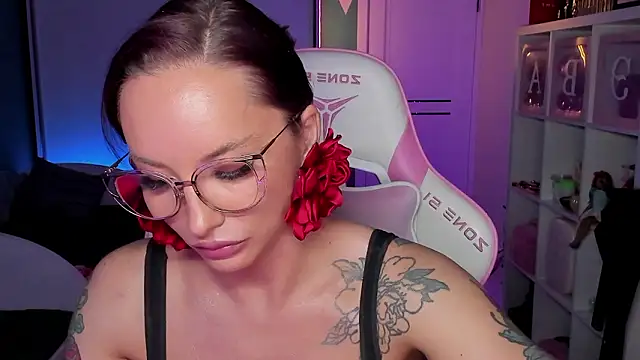 SibylVex online show from February 8, 2:48 pm