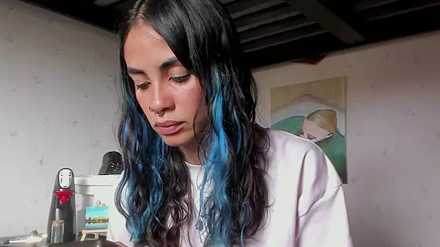 Snapshot of azula_lillet chatting on June 10, 4:19 pm azula lillet online show from June 10, 4:19 pm