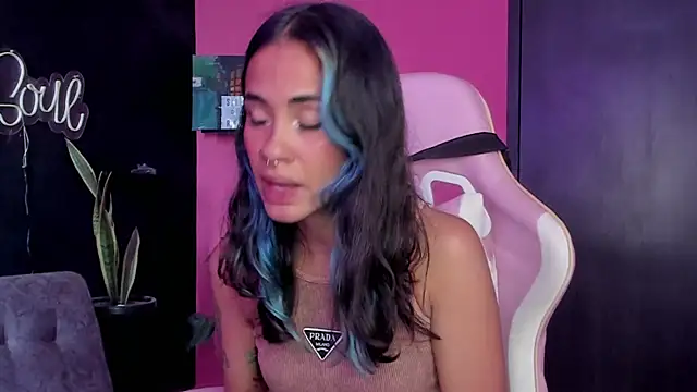 azula lillet online show from January 13, 7:40 pm