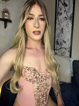 Alana Stone online show from April 12, 8:45 pm