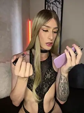 Alana Stone online show from April 23, 7:04 pm