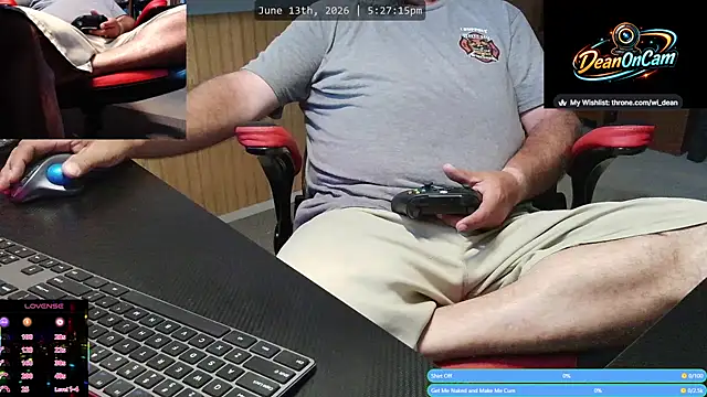 Snapshot of DeanonCam chatting on June 13, 10:29 pm DeanonCam online show from June 13, 10:29 pm