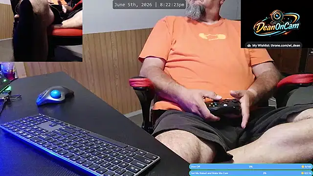 Snapshot of DeanonCam chatting on June 6, 1:22 am DeanonCam online show from June 6, 1:22 am