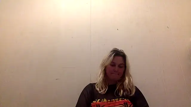 NeedyQueen online show from February 5, 5:14 am