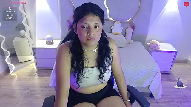 TATTI TAY online show from February 6, 7:10 pm