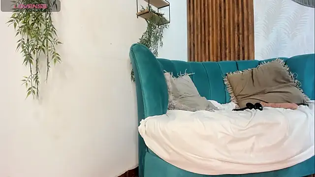 Nicki Ripperton online show from March 21, 4:03 am