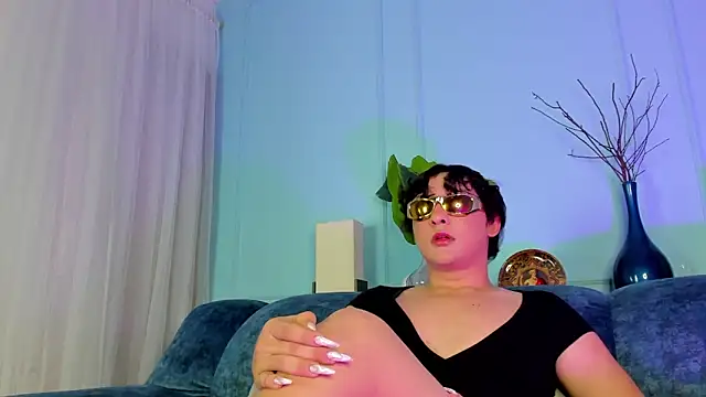 Nicki Ripperton online show from January 7, 8:36 pm