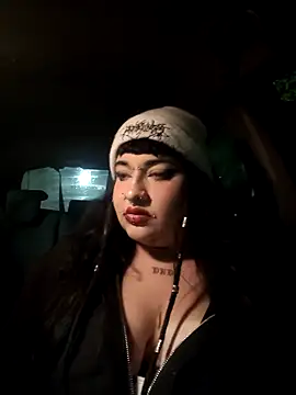 RoseNubble online show from April 2, 9:10 pm