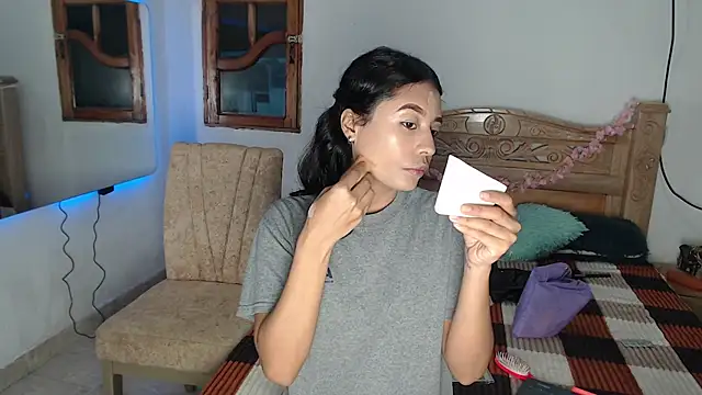 bratz glloe online show from January 14, 2:59 am