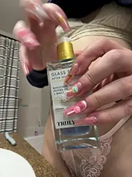 SassynNatty online show from January 19, 4:27 am