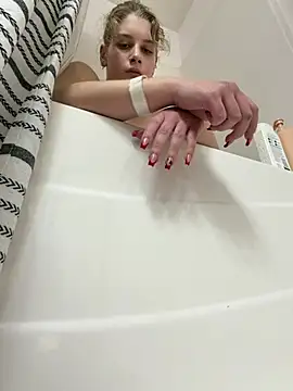 SassynNatty online show from February 9, 4:21 am